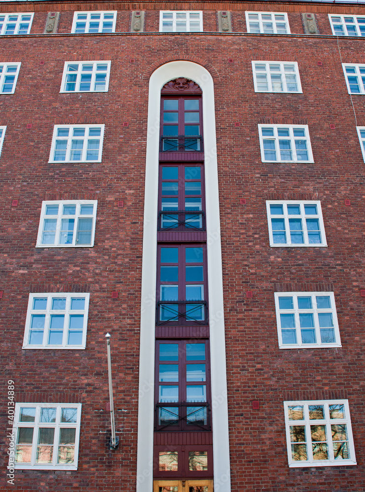 Obraz premium Red tile building
