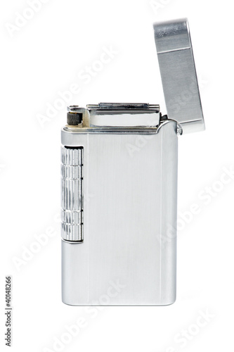 Metal cigarette lighter