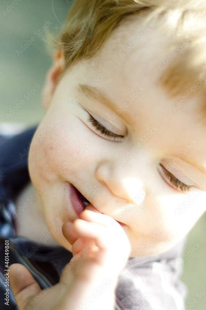 Fototapeta premium Portrait d'un jeune enfant