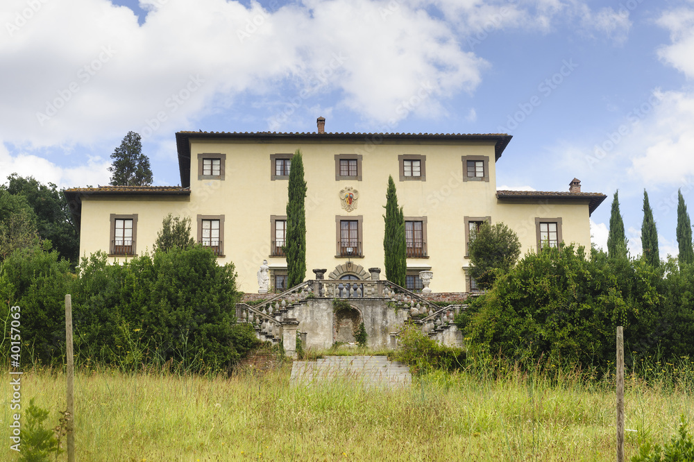 Old villa near Castelfiorentino (Tuscany) Old villa near Castelfiorentino (Tuscany)