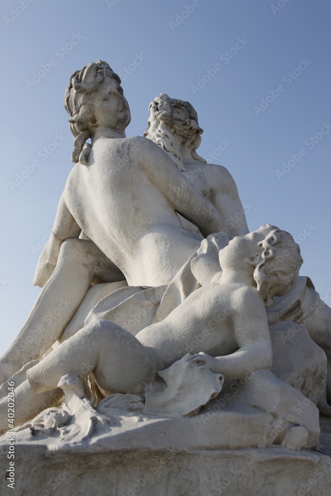 Statue du jardin des Tuileries à Paris