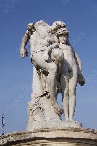 Le Serment de Spartacus  statue du jardin des Tuileries    Paris
