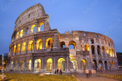 Billede på lærred Rome - colosseum in evening