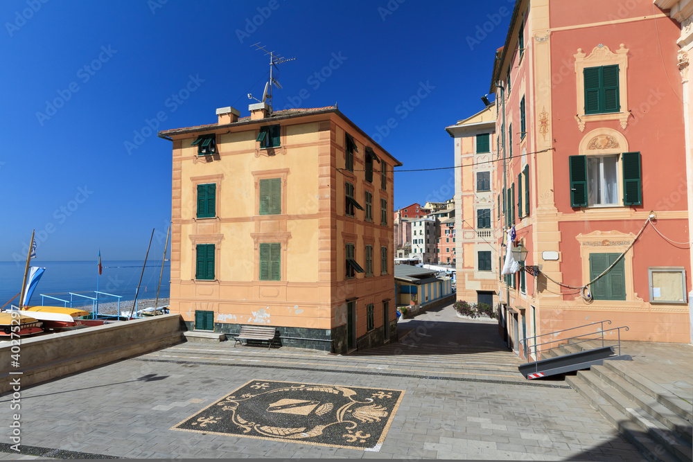 Liguria - Sori, piazza della chiesa e lungomare