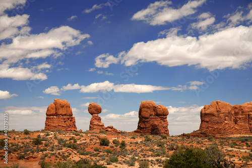 Balanced Rock in Arches National Park in Utah, USA