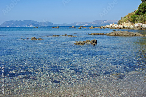 Widok z plaży Dafne na greckiej wyspie Zakynthos