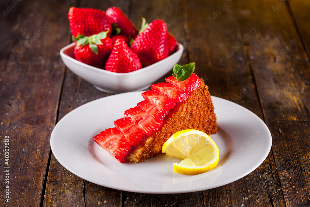 Cake with Strawberries Cake with Strawberries