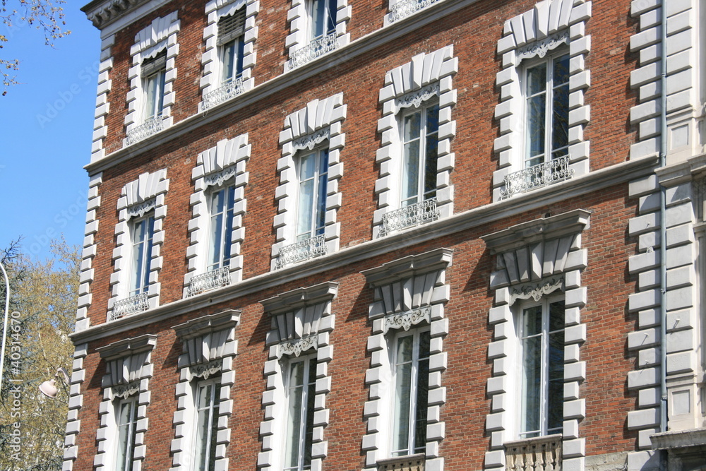 Naklejka premium Façade d'immeuble