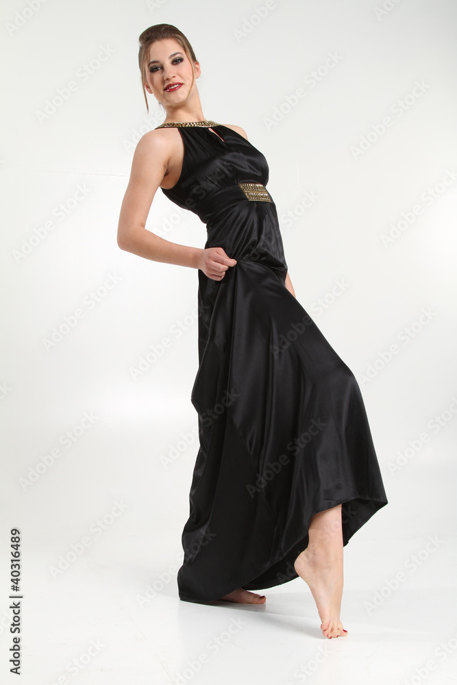 Naklejka premium Frau im Abendkleid