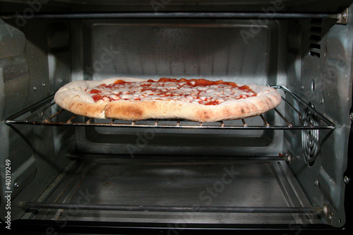 bocca del forno con pizza photo