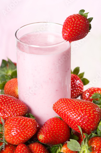 smoothie with strawberry