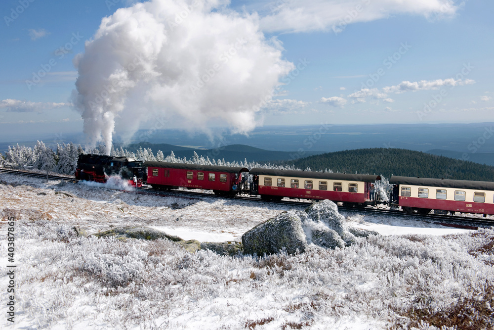 Fototapeta premium steam engine - dampflok im harz