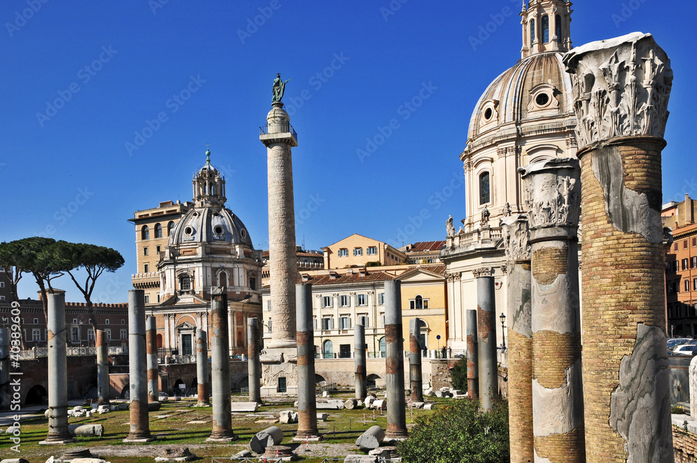 Roma, foro, Colonna Traiana e chiesa SS Nome di Maria