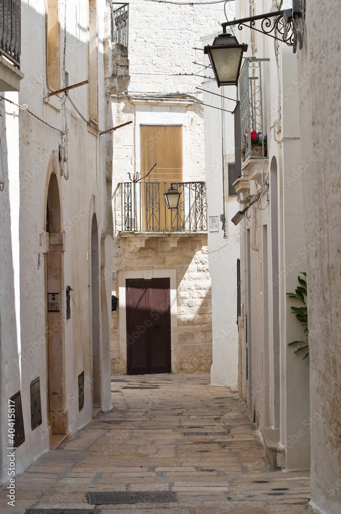 Fototapeta premium Alleyway. Cisternino. Puglia. Italy.