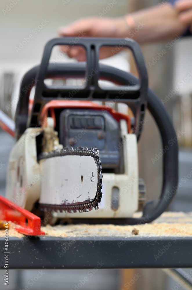 tronçonneuse,bricolage,été,travaux,élagage,chaîne tronçonneuse,bricolage,été,travaux,élagage,chaîne