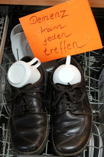 Schuhe im Geschirrspüler Demenz kann jeden tr.
