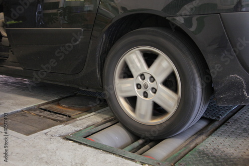 Wallpaper Mural Contrôle technique automobile Torontodigital.ca