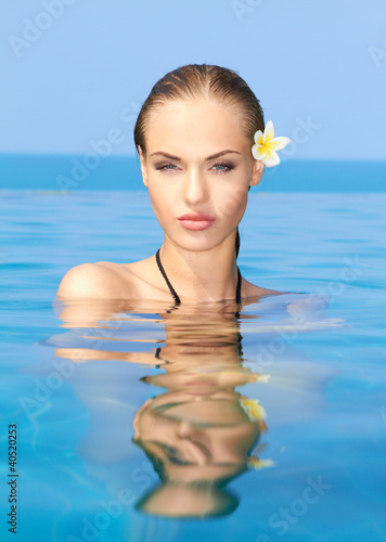 Wallpaper Mural Cutie in the swiming pool Torontodigital.ca