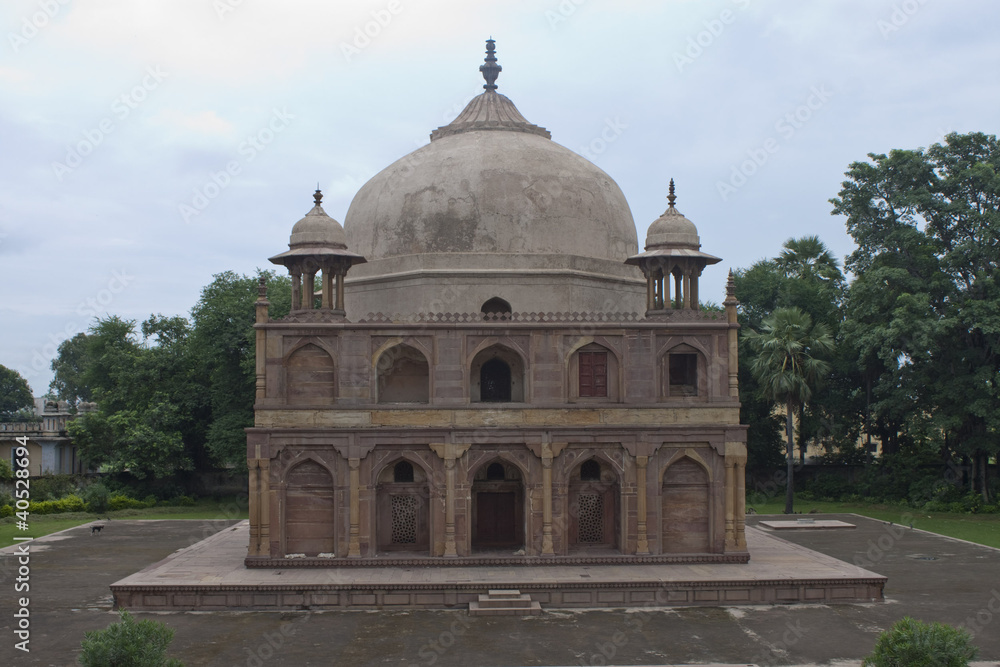 Mughal Prince 'n' Princess' Tomb, Allahabad, India