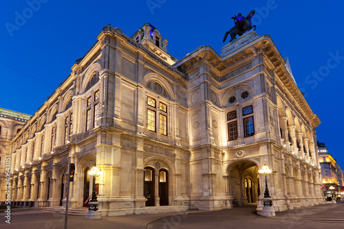 Wiener Staatsoper, Nachtaufnahme