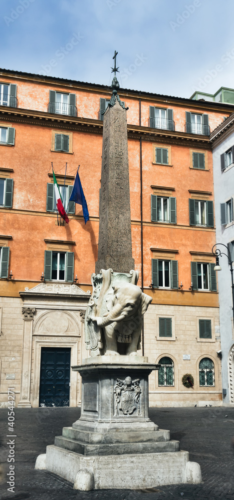 Fototapeta premium Obelisk of Santa Maria sopra Minerva