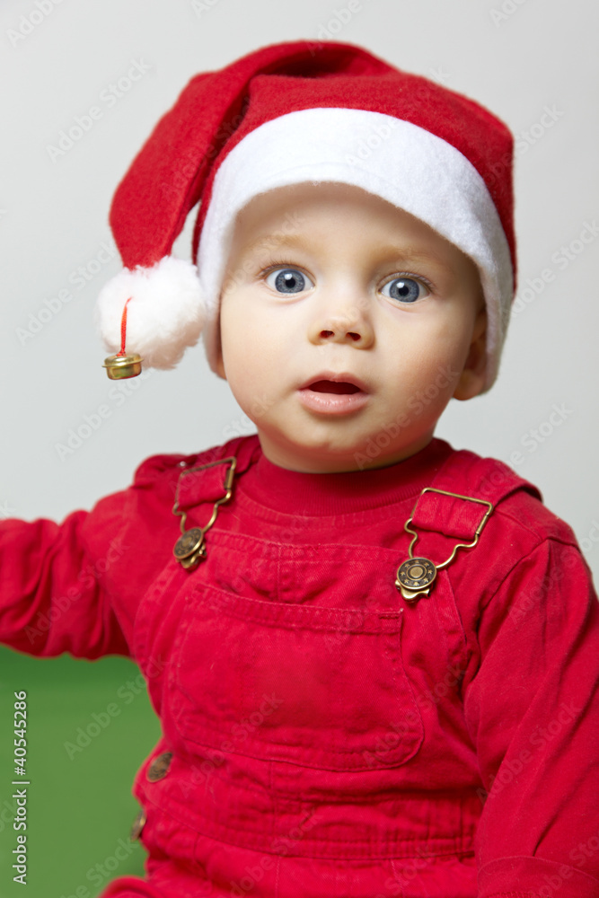 Kind an Weihnachten staunt Stock Photo Adobe Stock