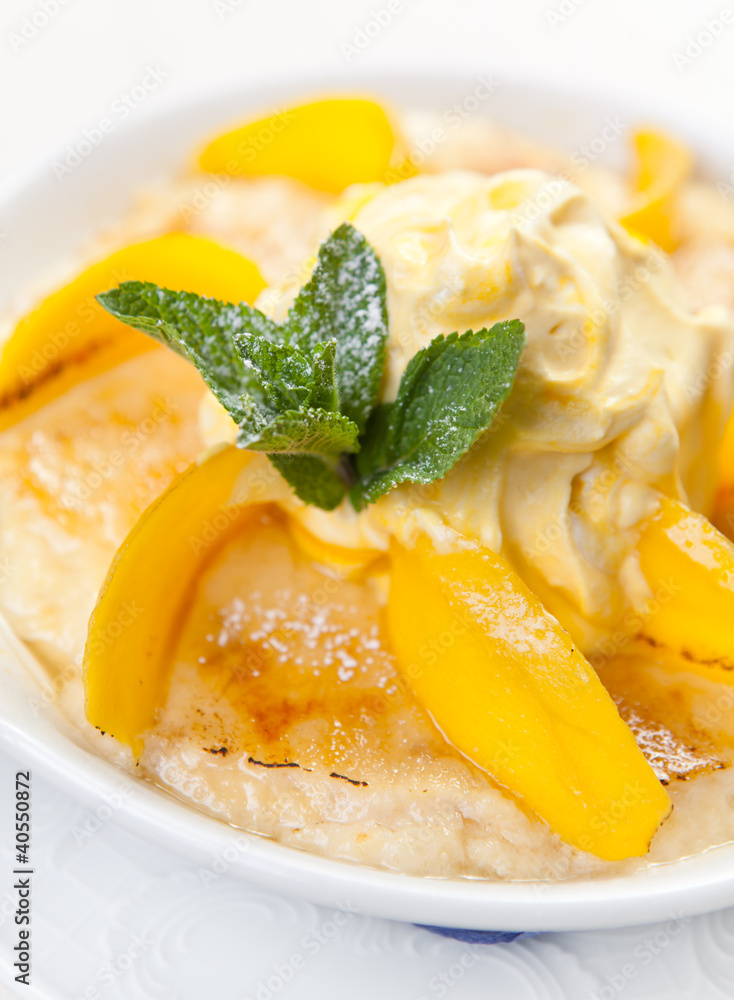 Semolina porridge with mango Semolina porridge with mango