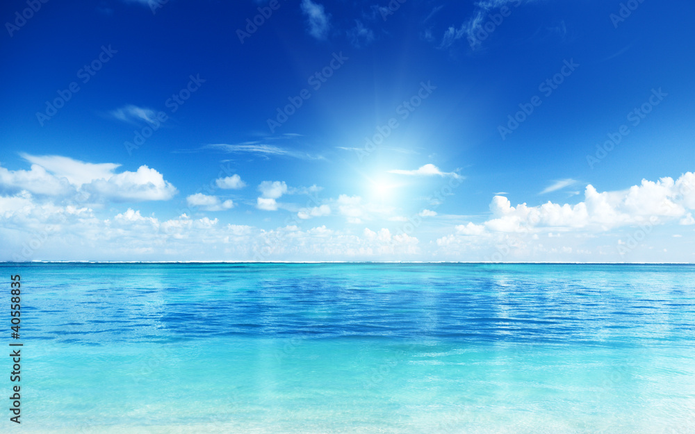 Fototapeta premium ocean i idealne niebo