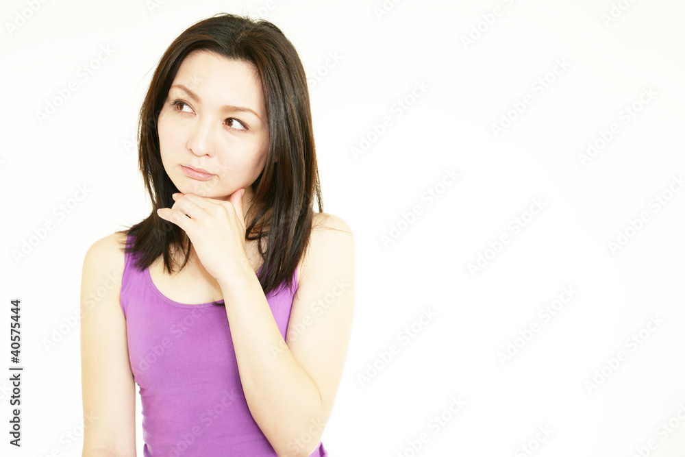 リラックスした表情の女性 リラックスした表情の女性