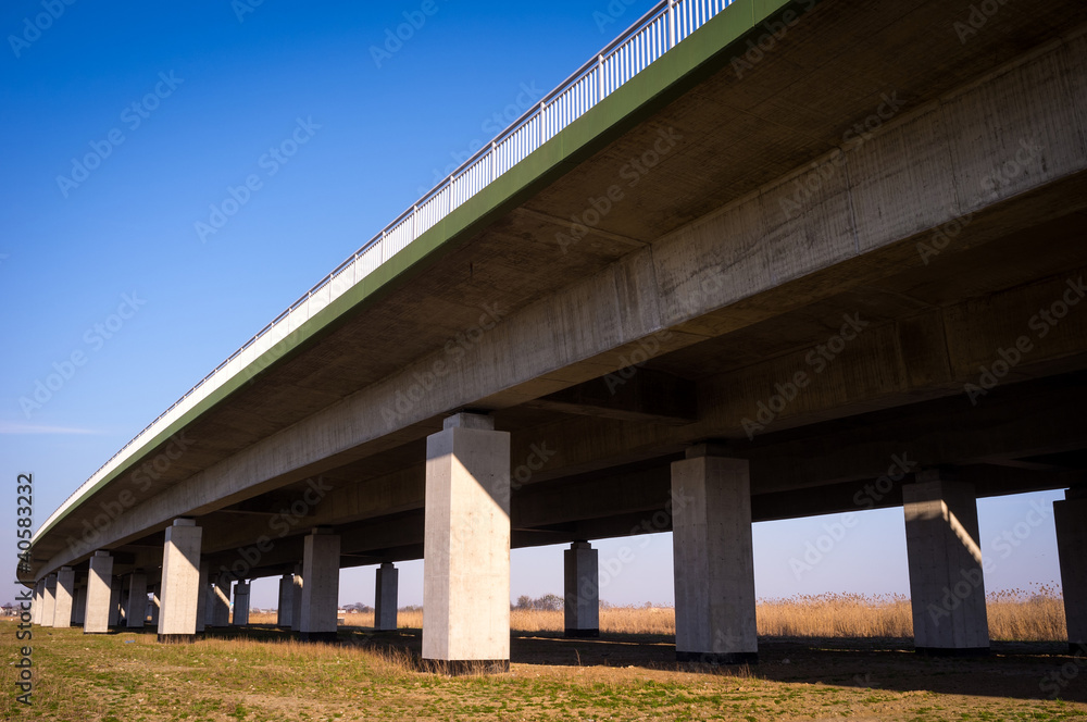 Obraz premium Under the highway. Urban scene