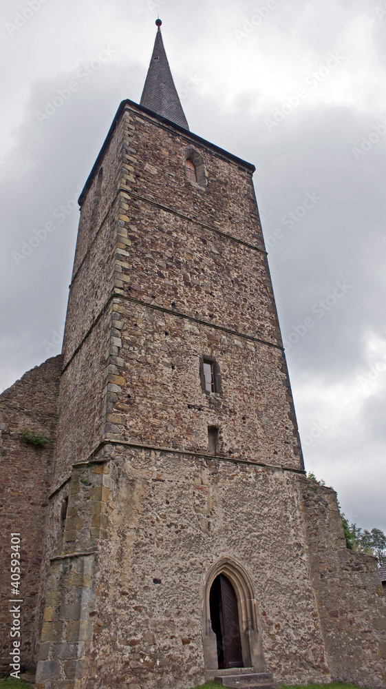Wieża średniowiecznego kościóła, Polska