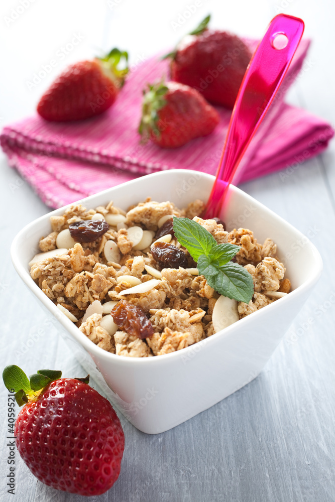 frisches Müsli mit Rosinen frisches Müsli mit Rosinen