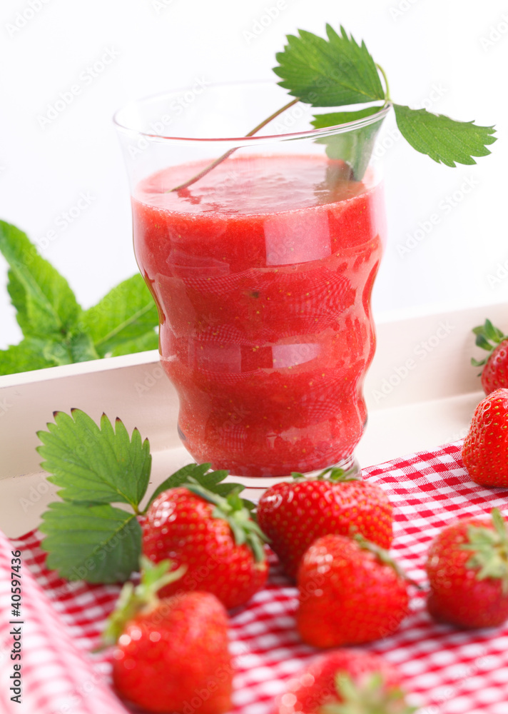 Refreshing strawberry smoothie Refreshing strawberry smoothie