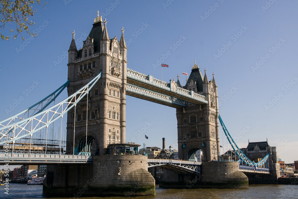 Londres, Puente de la Torre