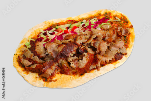 Lahmacun/türkische Pizza mit Fleisch