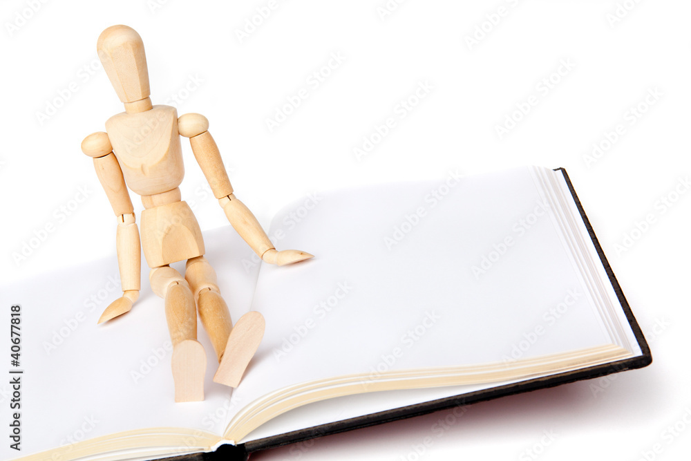 libro bianco con manichino