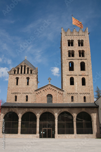 Fototapeta Naklejka Na Ścianę i Meble -  Fachada del monasterio de Ripoll