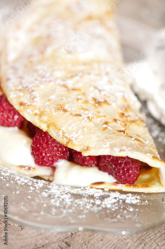 Crepes z malinami