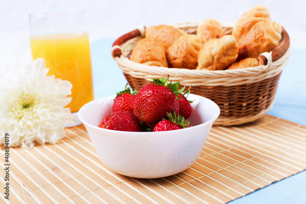 Early breakfast. Early breakfast.