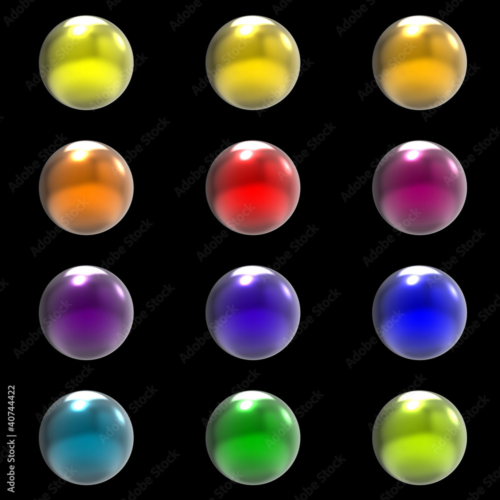 Kolorowe chromowane metalowe kule wyizolowane białym tle