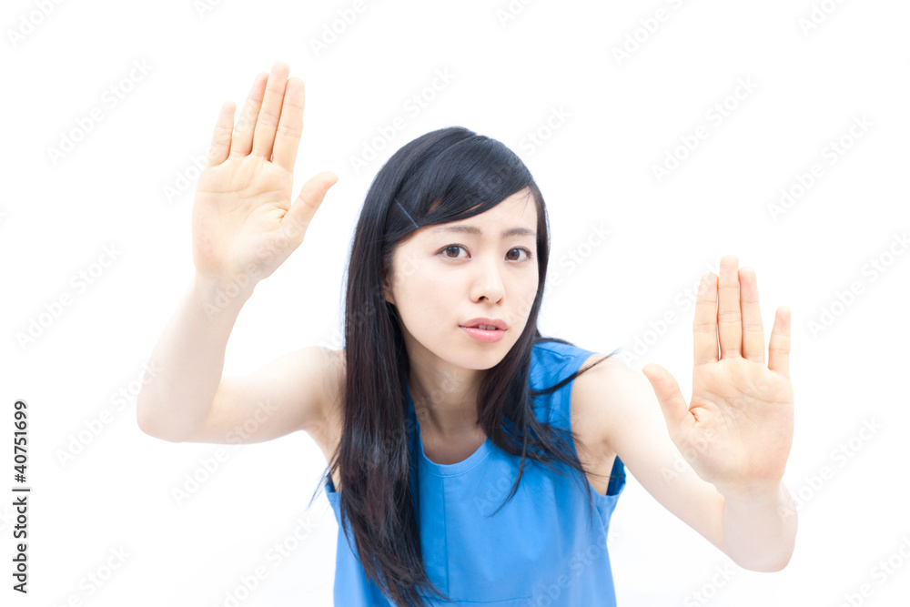 押す女性 押す女性