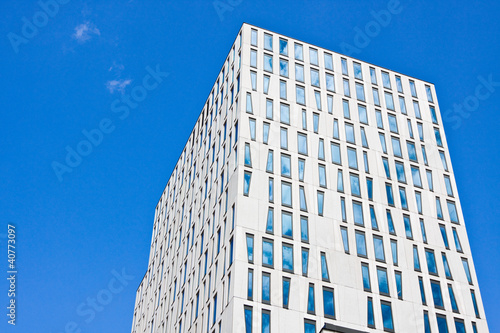 Budynek z oknami