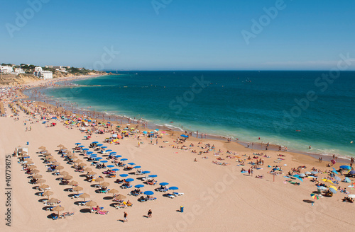 Albufeira beach in Algarve © Luis Santos