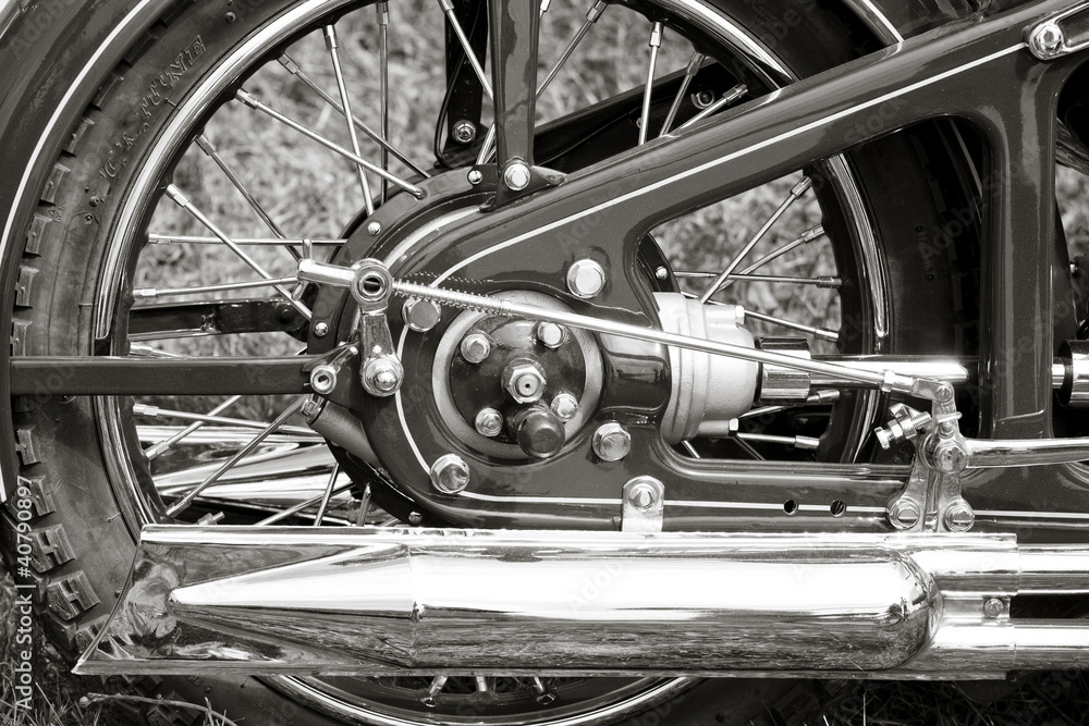 Fototapeta premium BW old mor tailpipe
