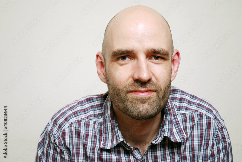 Fototapeta premium Lächelnder Mann