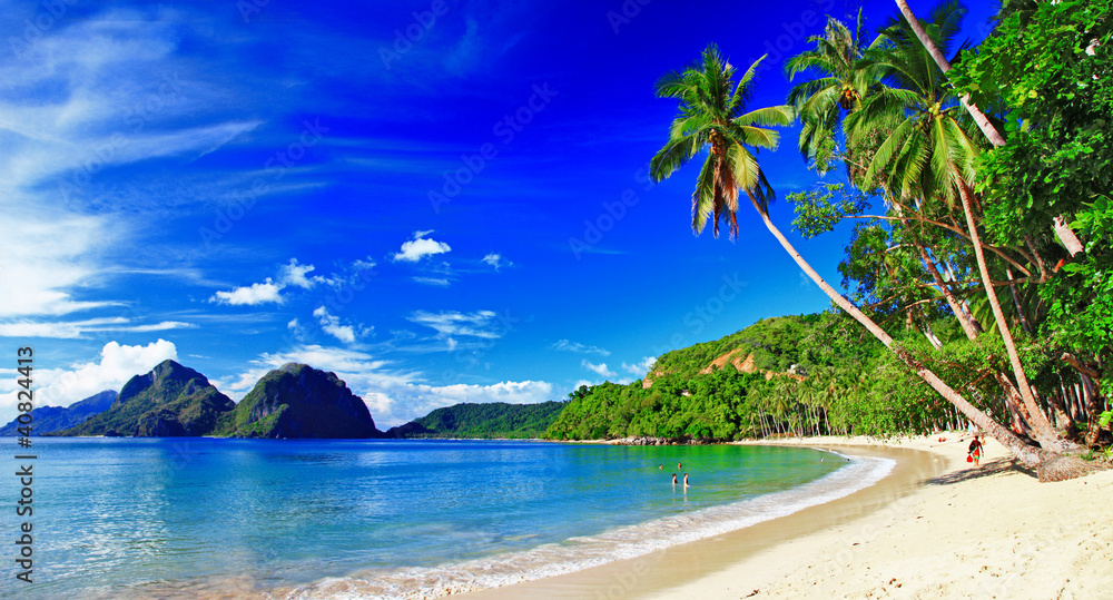 Naklejka premium panoramiczne krajobrazy pięknej plaży - El-nido, palawan