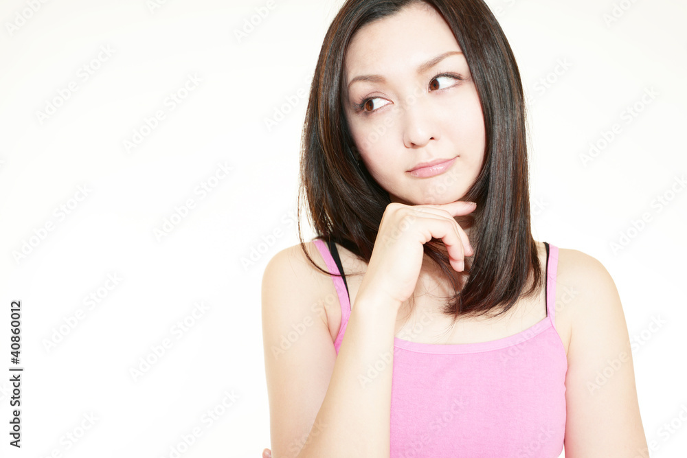 メイクアップ中の女性 メイクアップ中の女性
