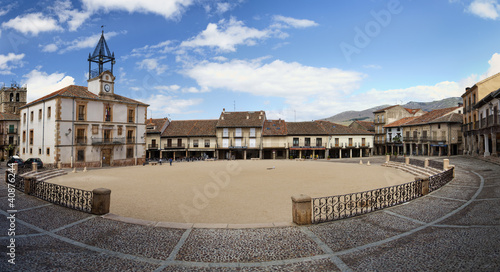Plaza mayor de Riaza (Segovia) photo