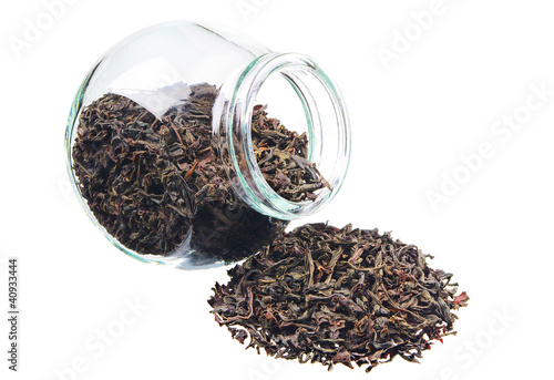 Dry black tea of big leaves
