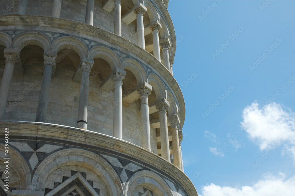 Vista laterale della Torre di Pisa, Italia